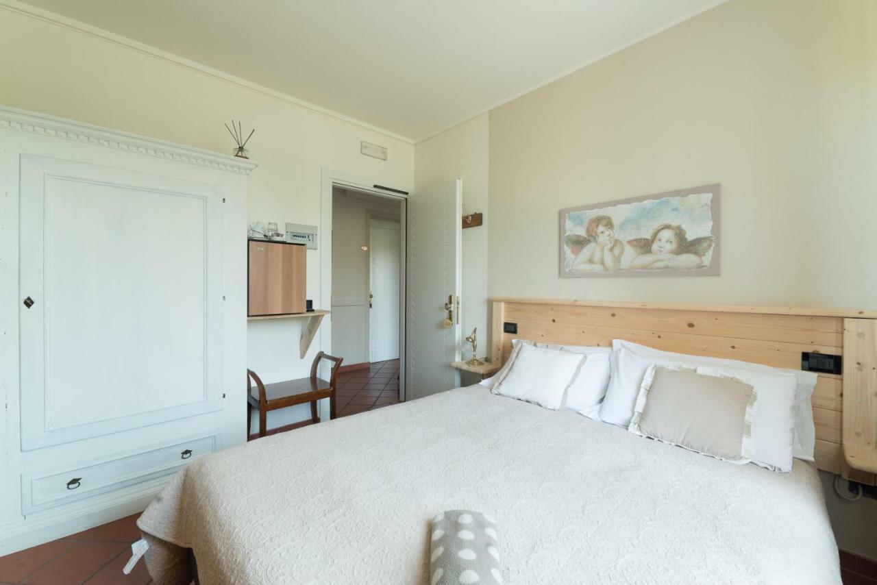 Hotel Florence Манерба-дель-Гарда Екстер'єр фото